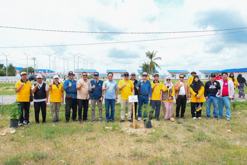 Foto Bersama Antara Delegasi UNRAM & Sekda Lotim, Dr. Drs. H. Muhammad Juaini Taofik, M.A.P, di Desa Ekas Buana pada Sabtu (17/1/2026) (PKP Lotim)